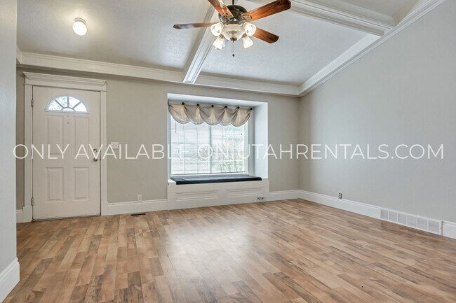 Photo - 1437 E Murdock Dr
