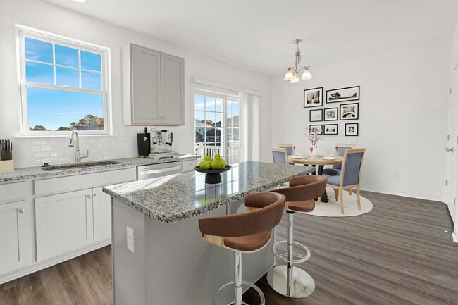 Photo - 1533 Schwinn St