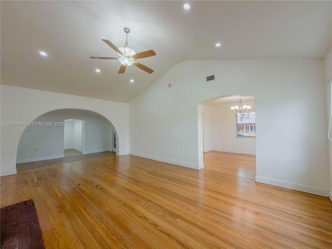 Photo - 410 Pinecrest Dr