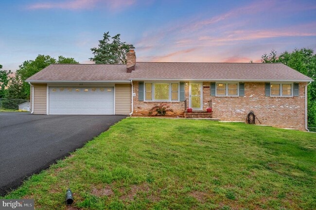 Photo - 212 Mt Pleasant Blvd House