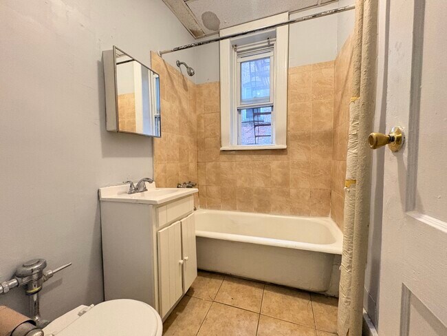 326 Summit Ave 103 - 333 Summit Ave Unit 103