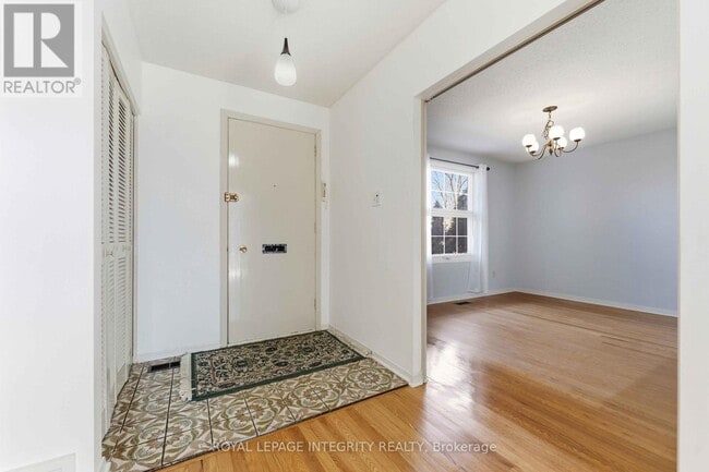 Photo - 1842 Playfair Dr