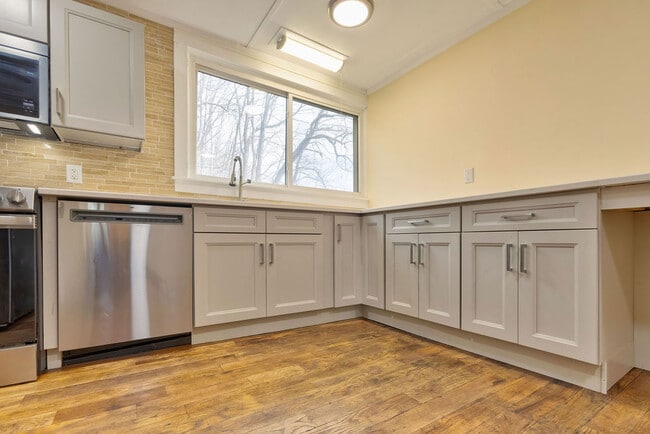 Photo - 26 Orchard St