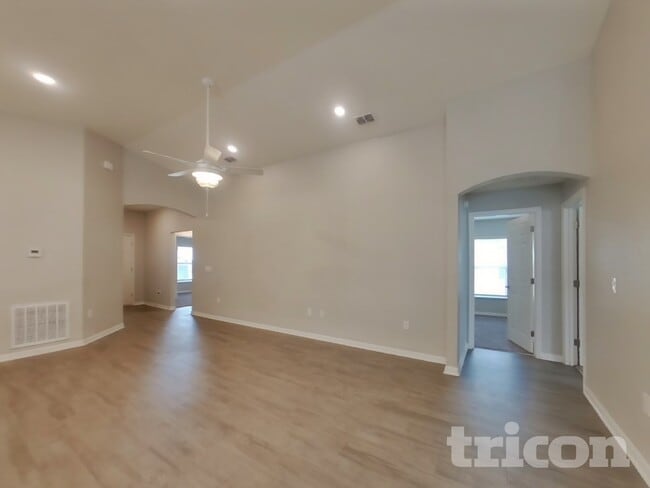 Photo - 579 Lorient Drive