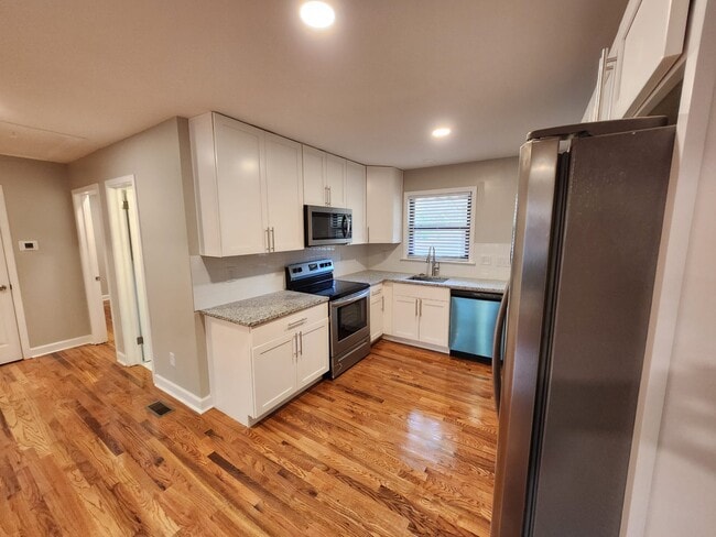 4 Faye St Unit 4