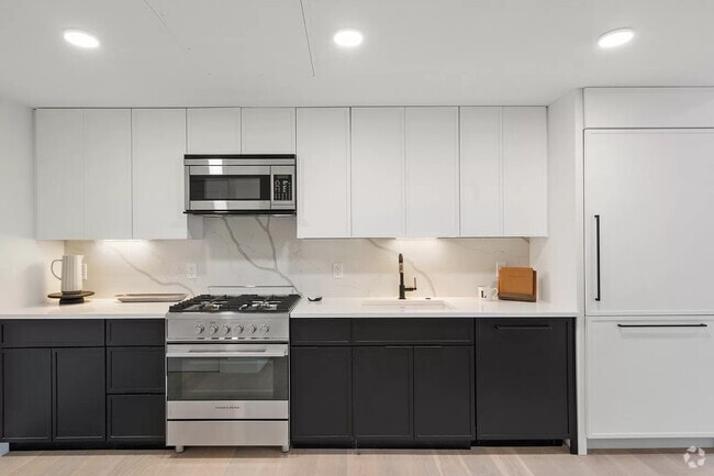 Building Photo - 54 Leo M Birmingham Pky Unit 1 Rental