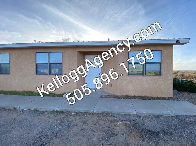 Building Photo - 2BR/1Bath - 4 Plex in Rio Rancho