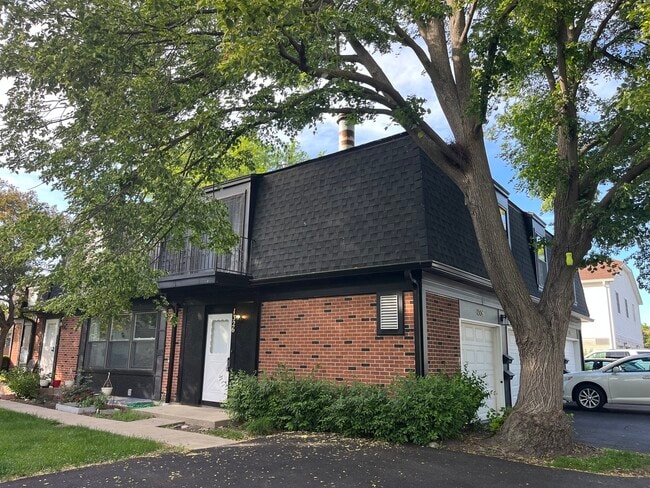 Building Photo - 1326 W Inverrary Ln Unit 1326