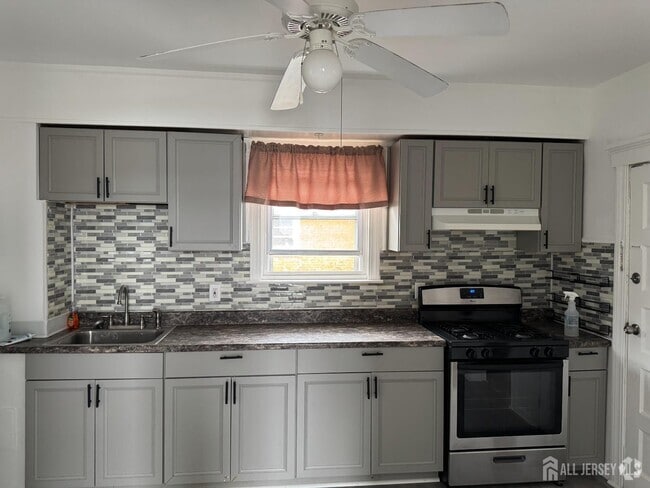 Building Photo - 23 Leick Ave Unit 2 Rental