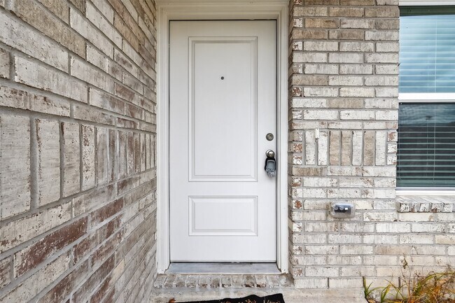 Photo - 3302 Hereford Dr