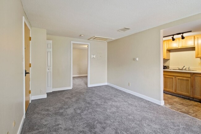 Photo - 3610 Balsam Ave Unit 101