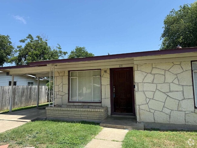 Building Photo - Mid Century Dream with Pink Bathroom Rental