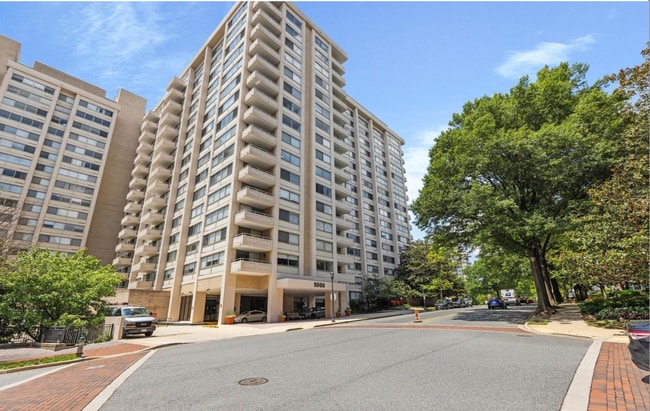 Building Photo - 5500 Friendship Blvd Unit 1221N