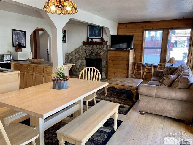 Photo - 424 Quaking Aspen Ln Unit B