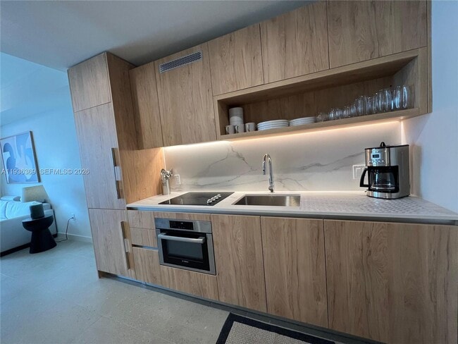 Photo - 11 NE 6th St Unidad 2113