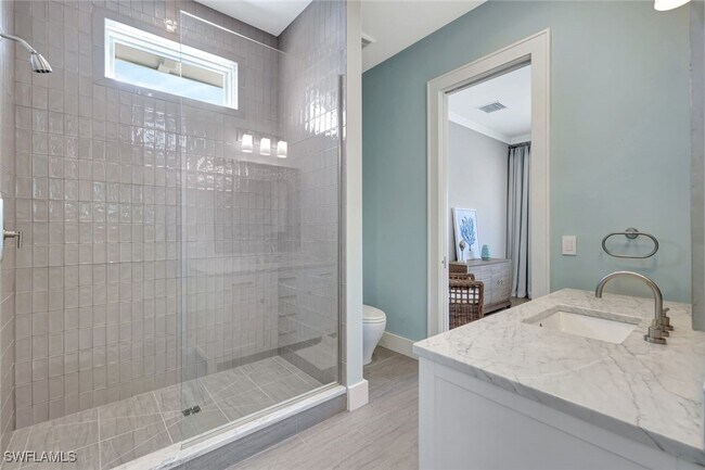 Building Photo - 160 Broad Ave S