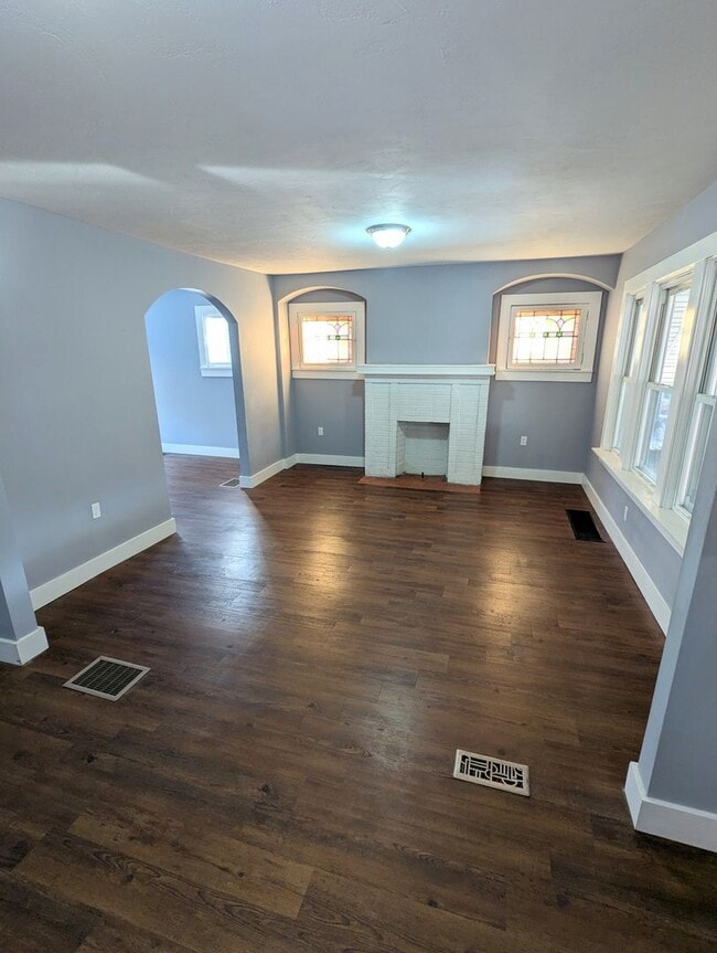 Photo - 3 Bedroom 1.5 Bathroom House (Greenfield)