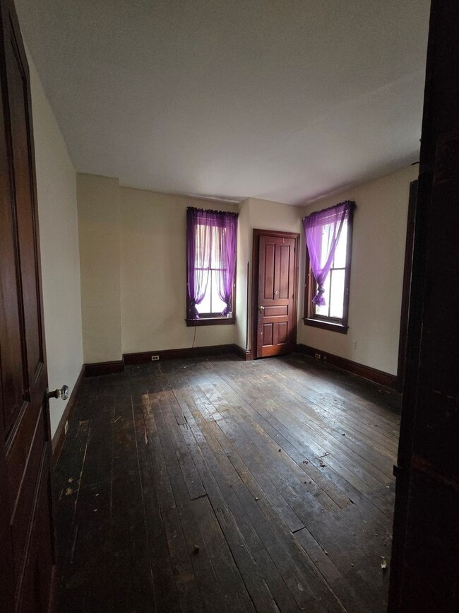 Photo - 28 S Hartley St