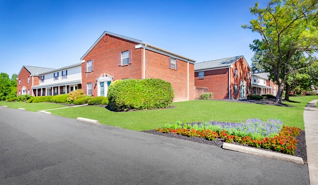 Photo - Williamsburg Square