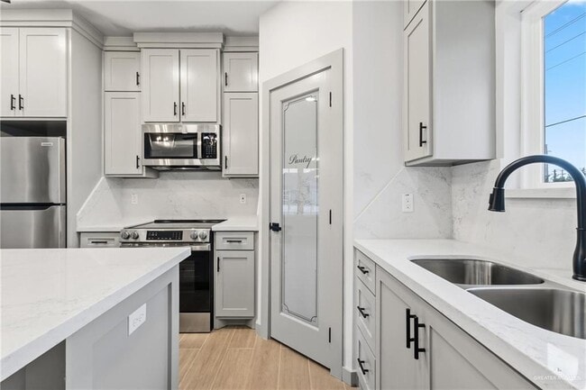 Photo - 17 Dorcas Cir