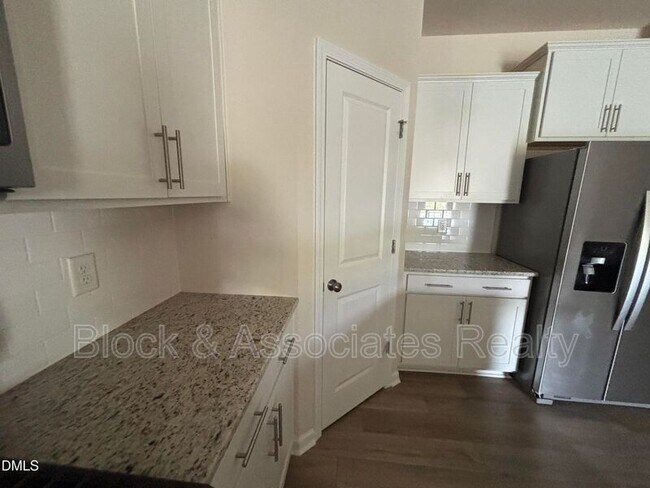 Photo - 268 Abbots Ml Dr
