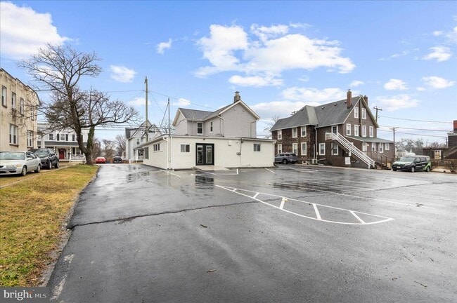 Photo - 38 Bloomsbury Ave