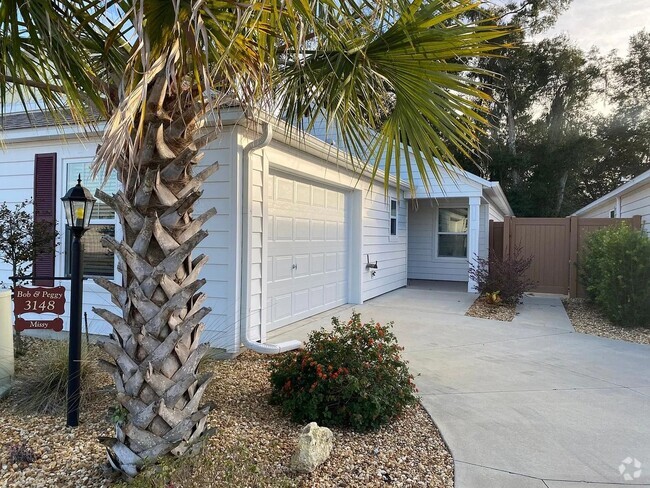 Building Photo - Lovely 3 + 2 Unfurnished ANNUAL Lease In t... Rental