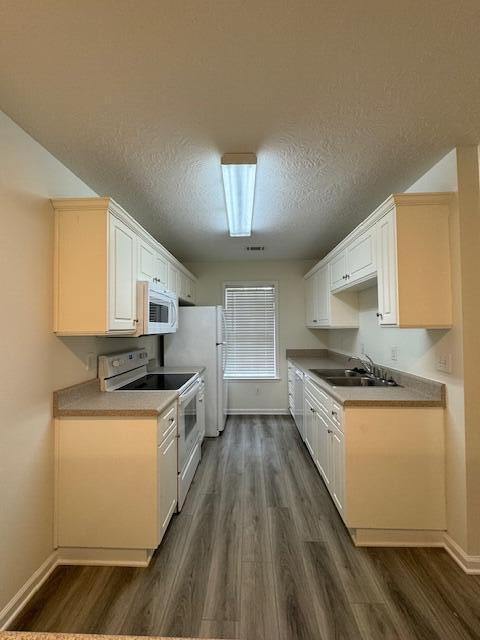Photo - 133 Hillsborough Ln
