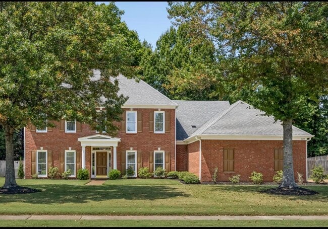 2033 W Houston Way