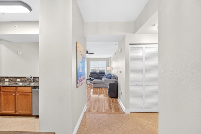 Photo - 2801 S Ridgewood Ave Unit 915