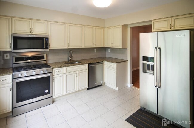 Building Photo - 202 Hidden Village Dr Rental