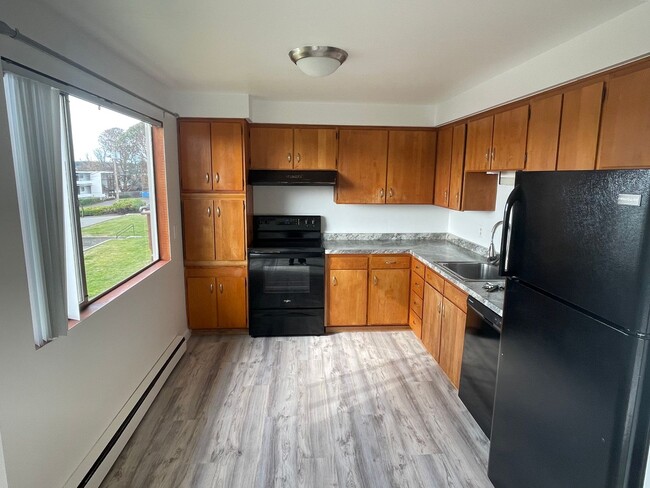 Photo - Moore (1371 SE 9th Ave & 1370 SE 10th ... Unit #201