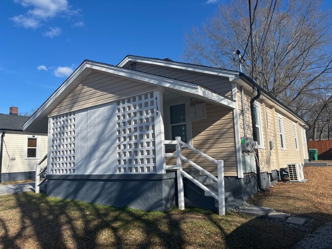 Building Photo - 1095 Unit 413-B HAY ST