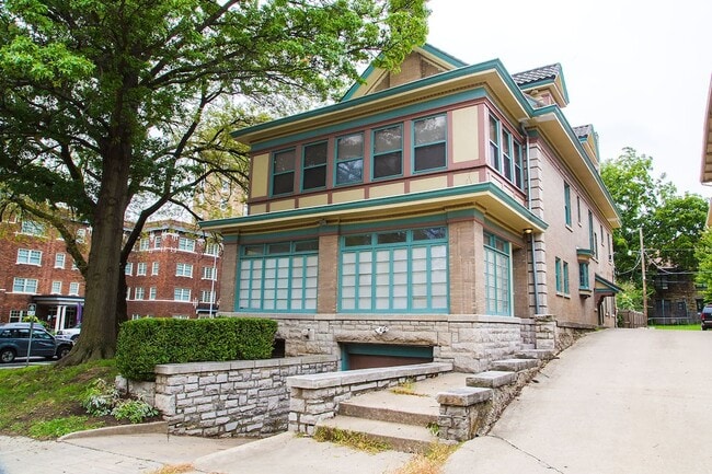 Photo - Victorian House