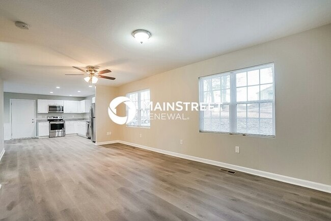 Photo - 3 Bedroom Pet-Friendly Home in OAK RIDGE, TN with Main Street Renewal