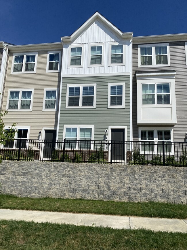Building Photo - 1344 Cedar Vly Rd Rental