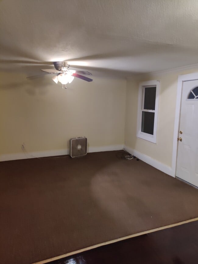 Sala de estar - 608 State St Unidad 608