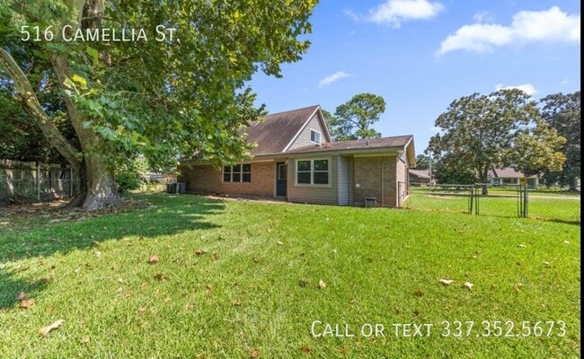 Building Photo - 516 Camellia Dr