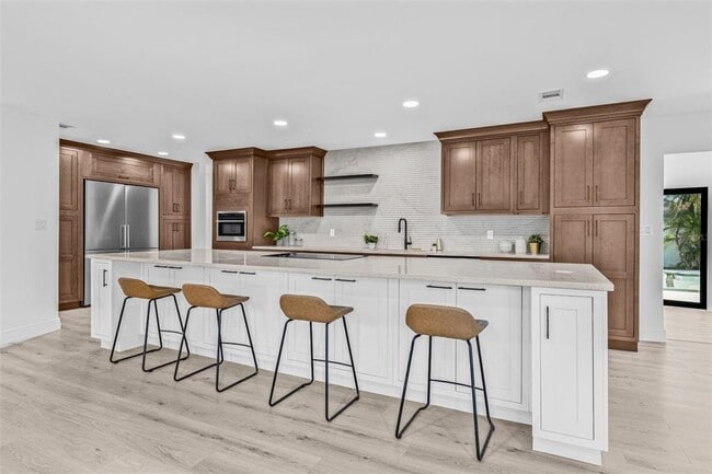 4495 Clearwater Harbor Dr