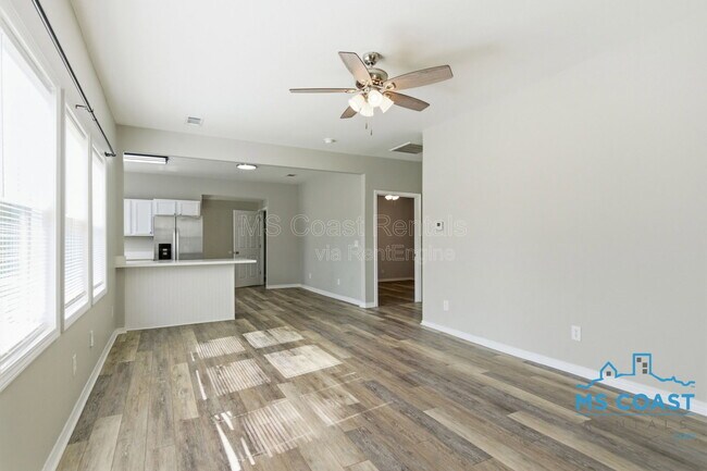 Photo - 962 Thelma St