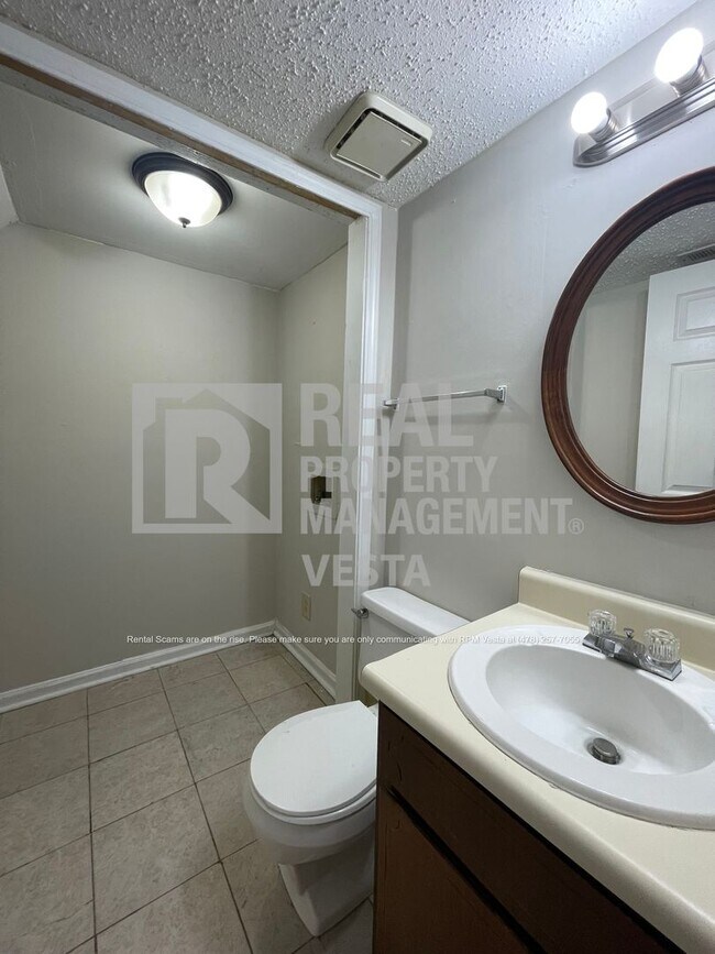 Two Bedroom North Macon Townhouse House Rental in Macon, GA