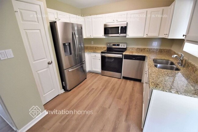 Photo - 3308 17th Ave W