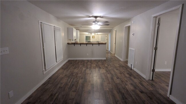 Photo - 321 White Rd