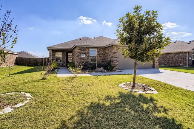 Photo - 503 Hawthorn Dr