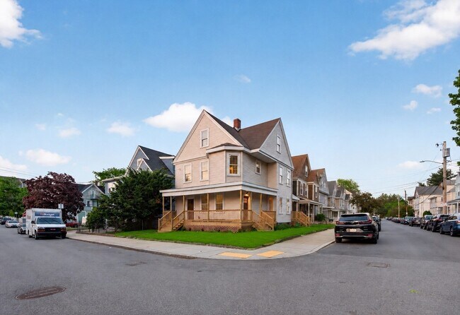 Photo - 42 Etna St