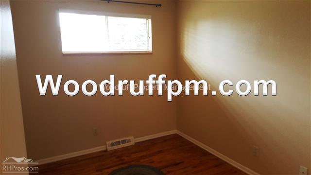 Photo - 4665 Field St