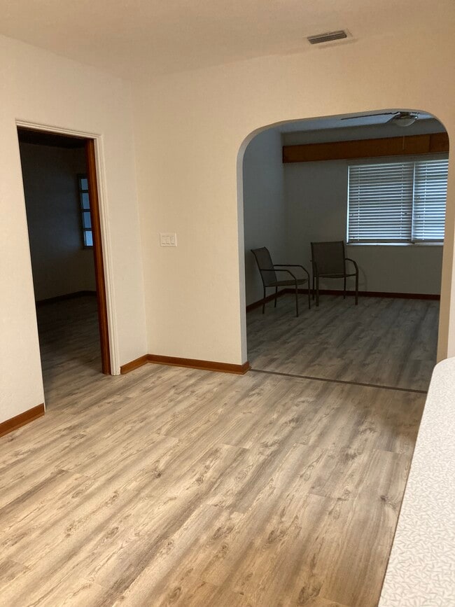 Photo - 5312 16th St W