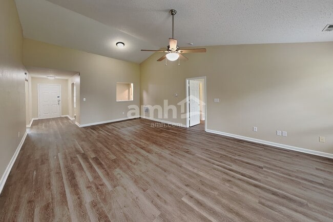 Photo - 9734 Thomas Ln