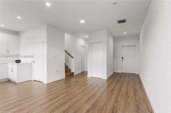 Photo - 400 SW 1st St