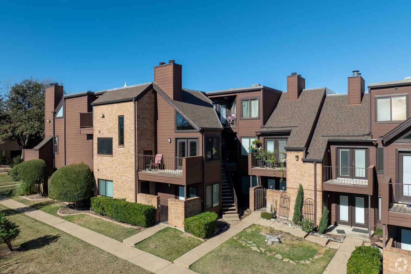 Alternate - Oak Creek Condominiums